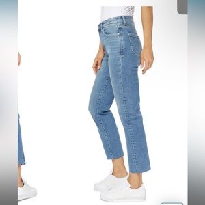 KENSIE JEANS THE SLIM SIZE 28